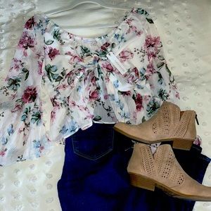 floral bubble sleeve blouse.